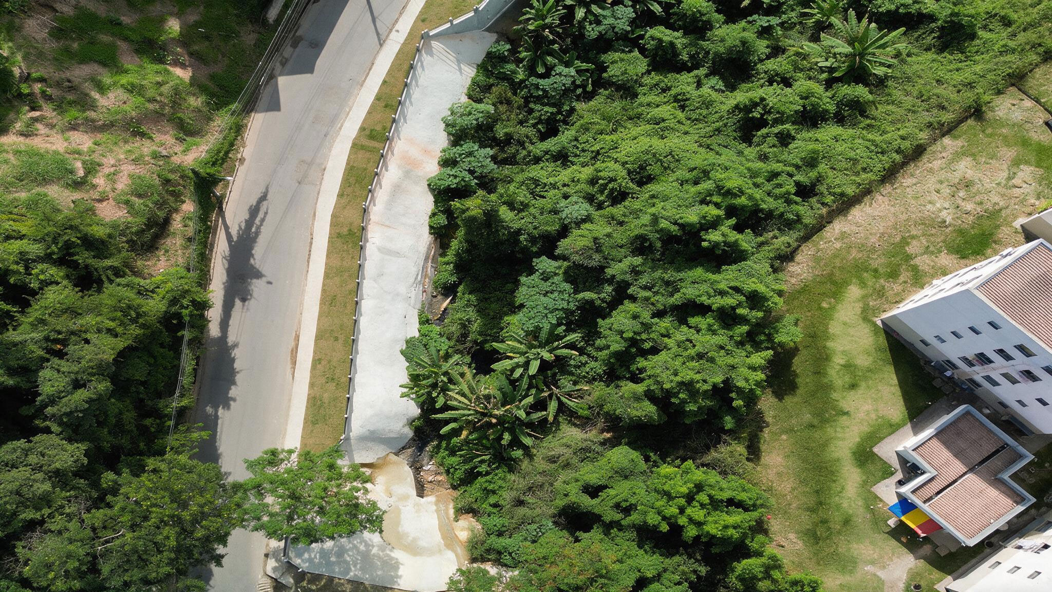 img-projeto-estabilizacao-de-encostas-bairro-do-caramujo-niteroi-04-website-geomecanica-01a