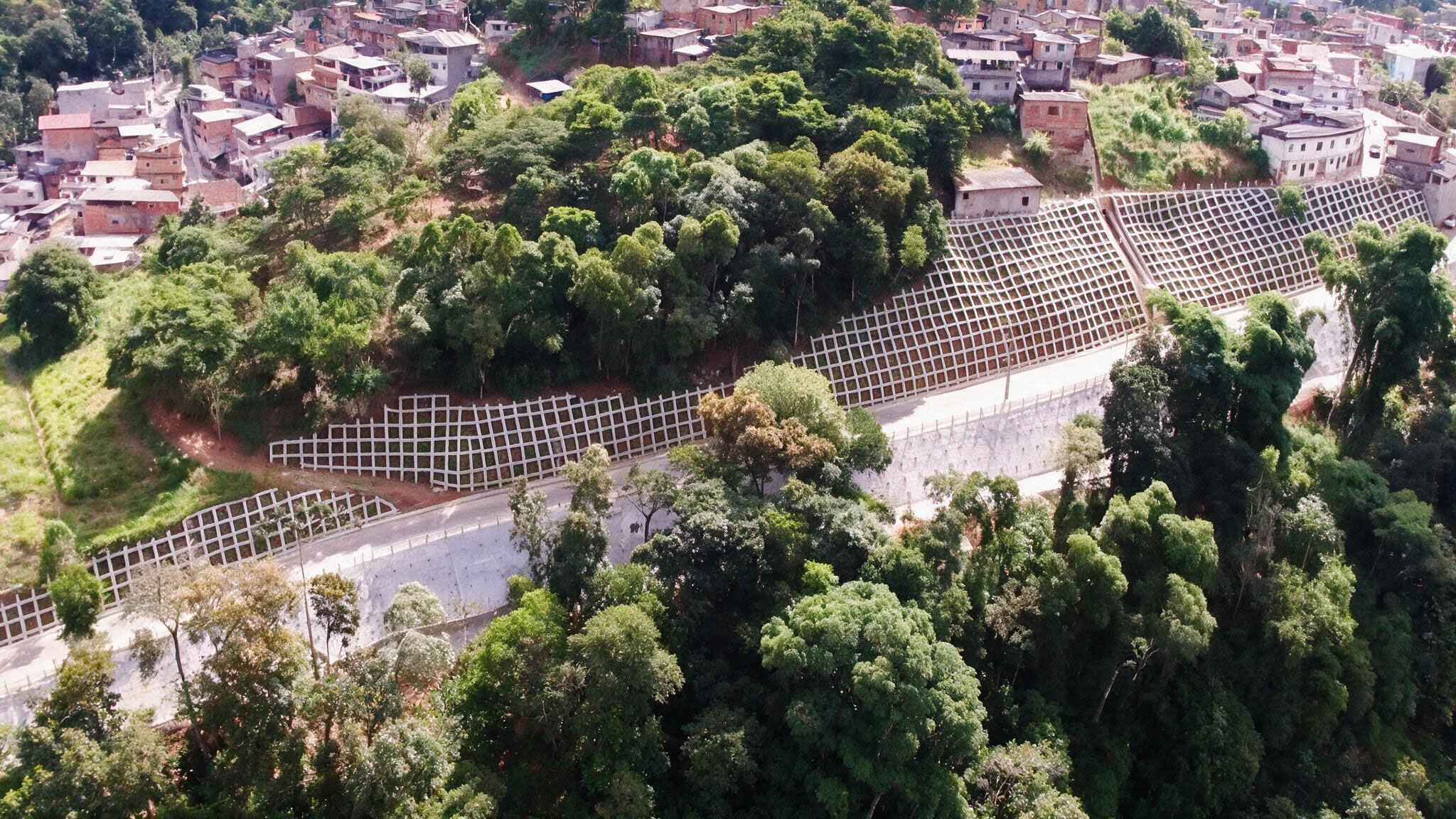 img-projeto-estabilizacao-de-encostas-belmonte-03-website-geomecanica-01a