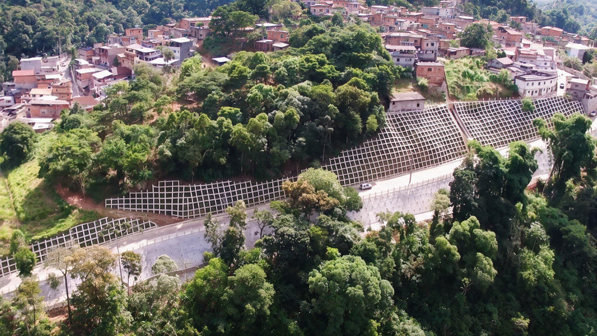 img-projeto-estabilizacao-de-encostas-belmonte-04-website-geomecanica-01a