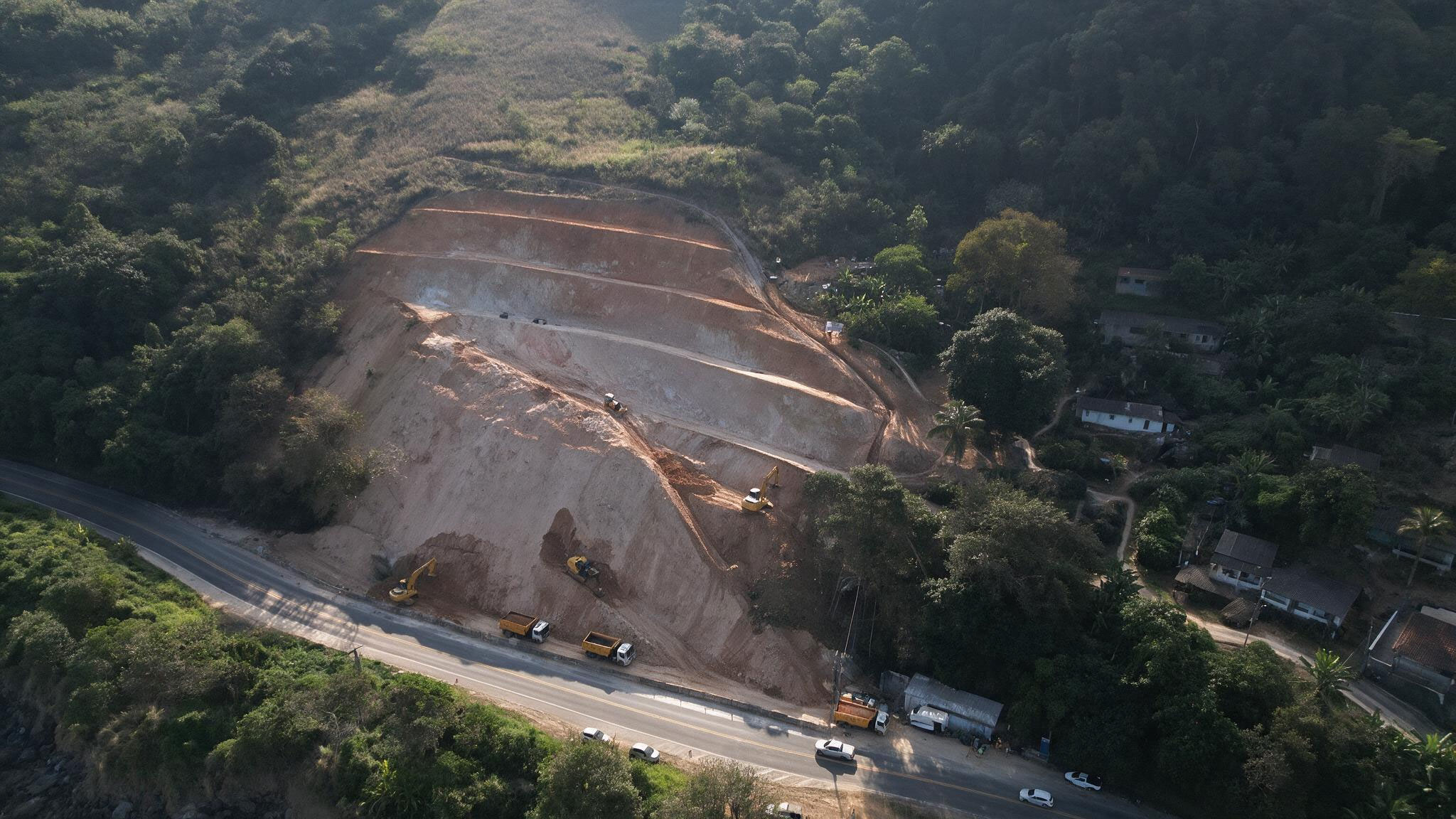img-projeto-estabilizacao-de-encostas-br-101-mangaratiba-02-website-geomecanica-01a
