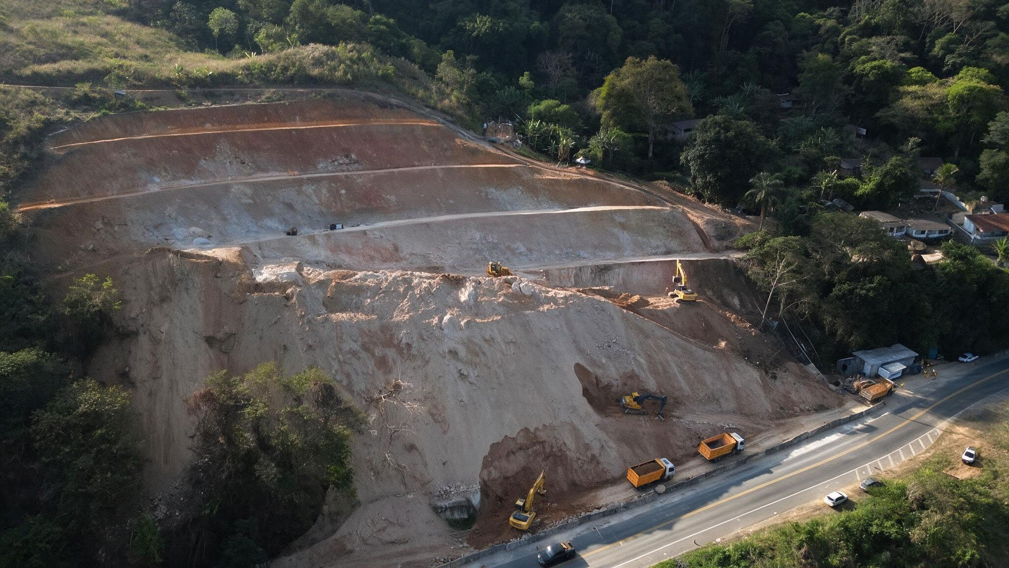 img-projeto-estabilizacao-de-encostas-br-101-mangaratiba-03-website-geomecanica-01a