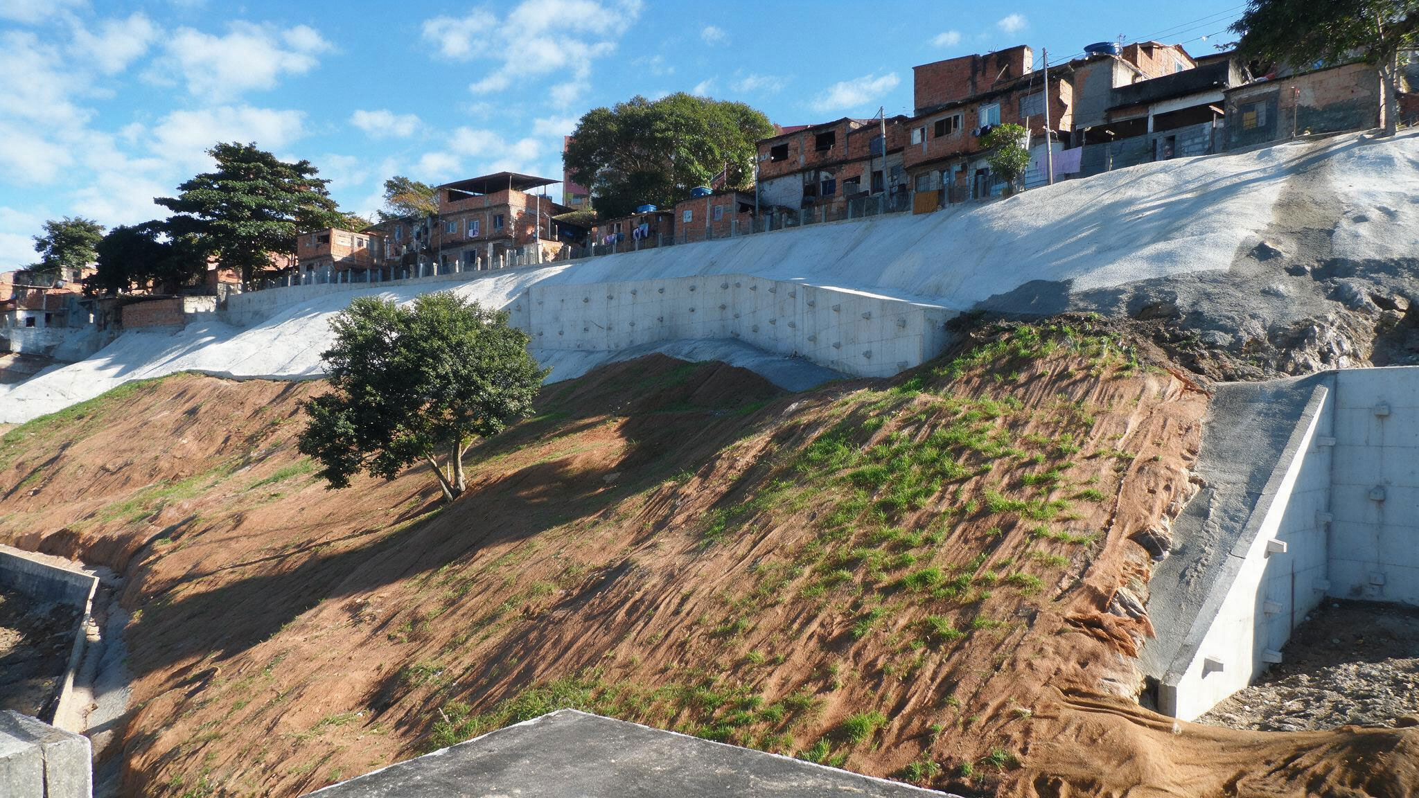 img-projeto-estabilizacao-de-encostas-cordovil-03-website-geomecanica-01a