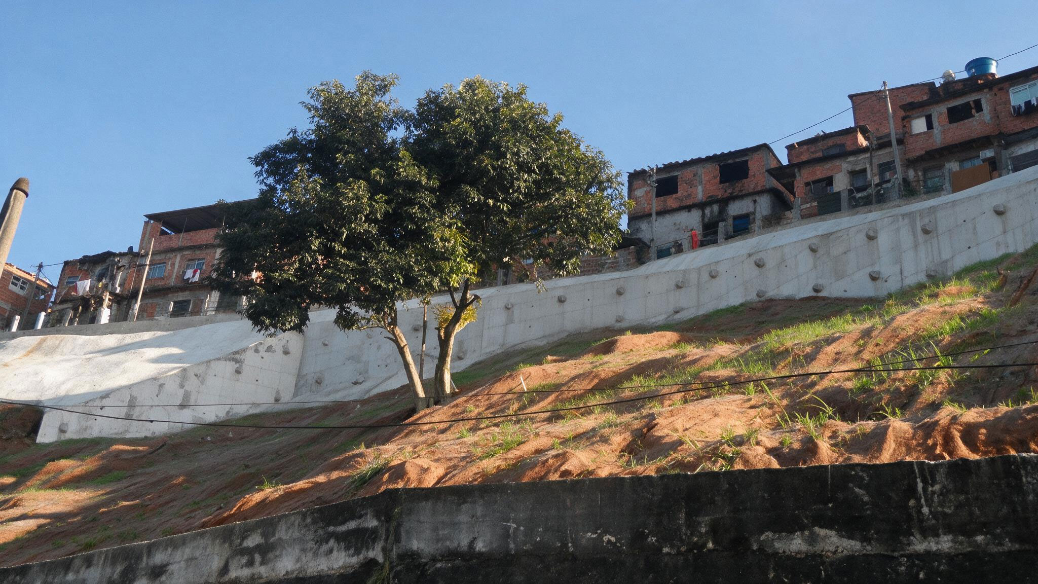 img-projeto-estabilizacao-de-encostas-cordovil-04-website-geomecanica-01a