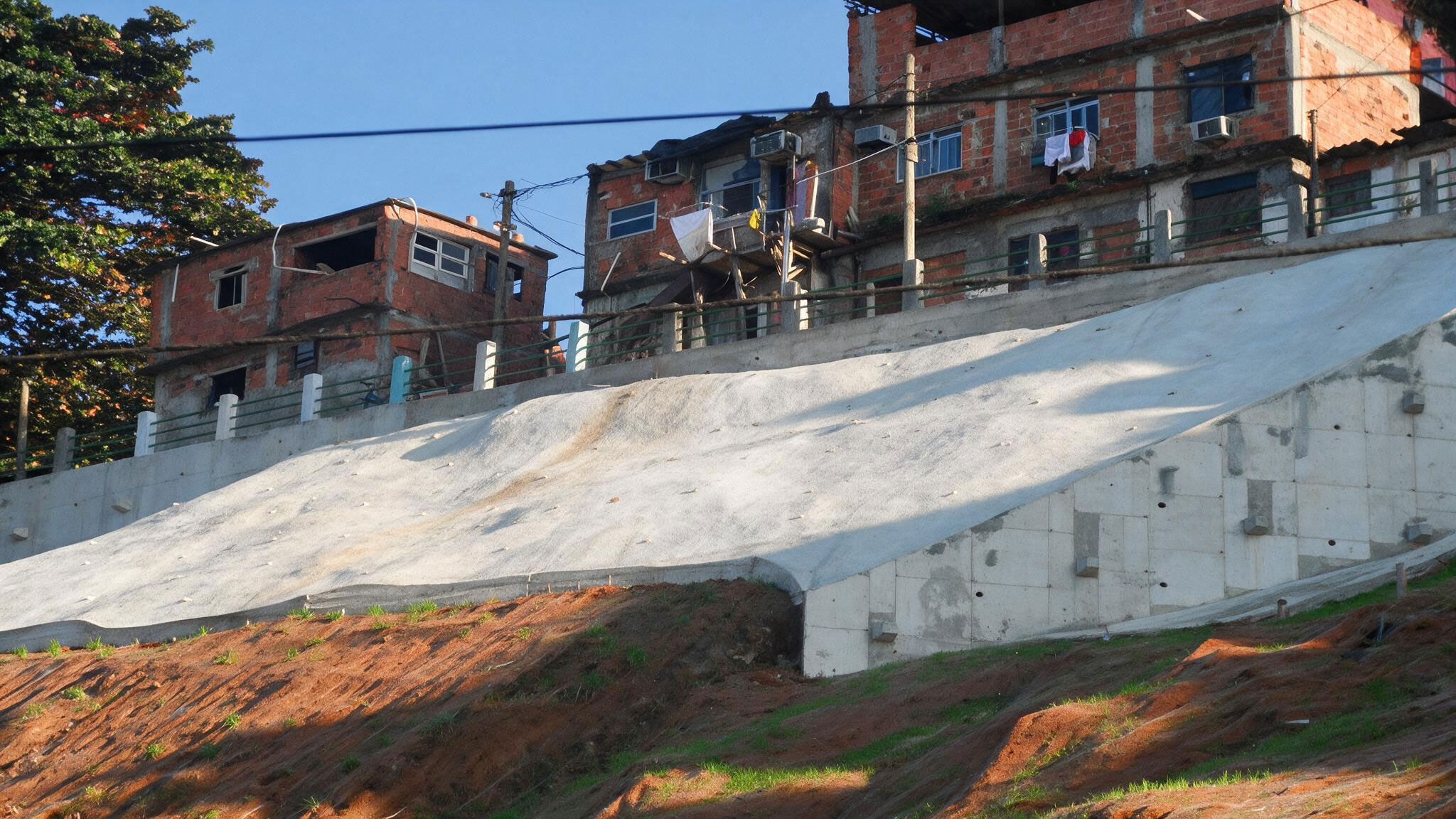 img-projeto-estabilizacao-de-encostas-cordovil-05-website-geomecanica-01a