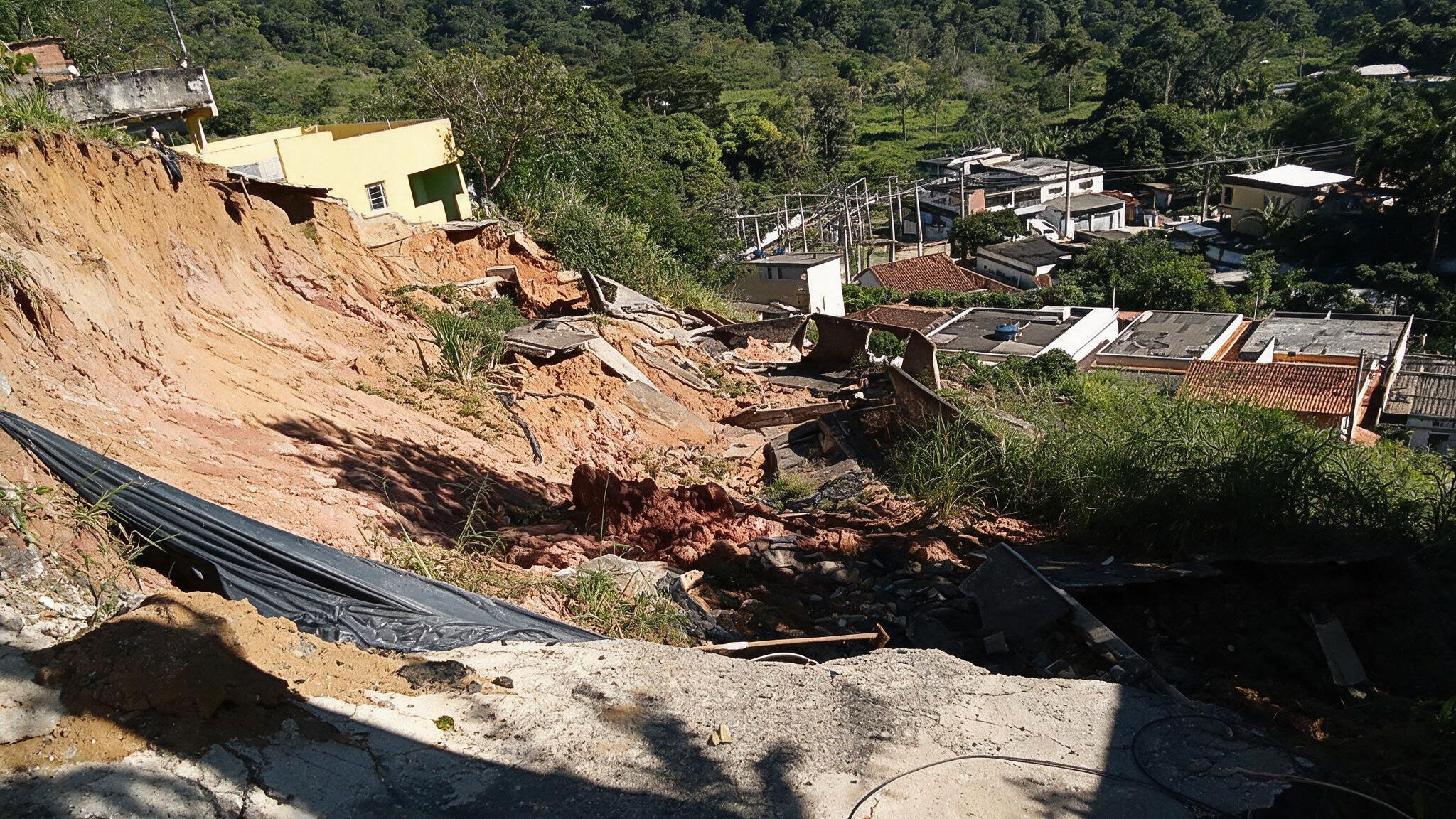 img-projeto-estabilizacao-de-encostas-rio-claro-01-website-geomecanica-01a