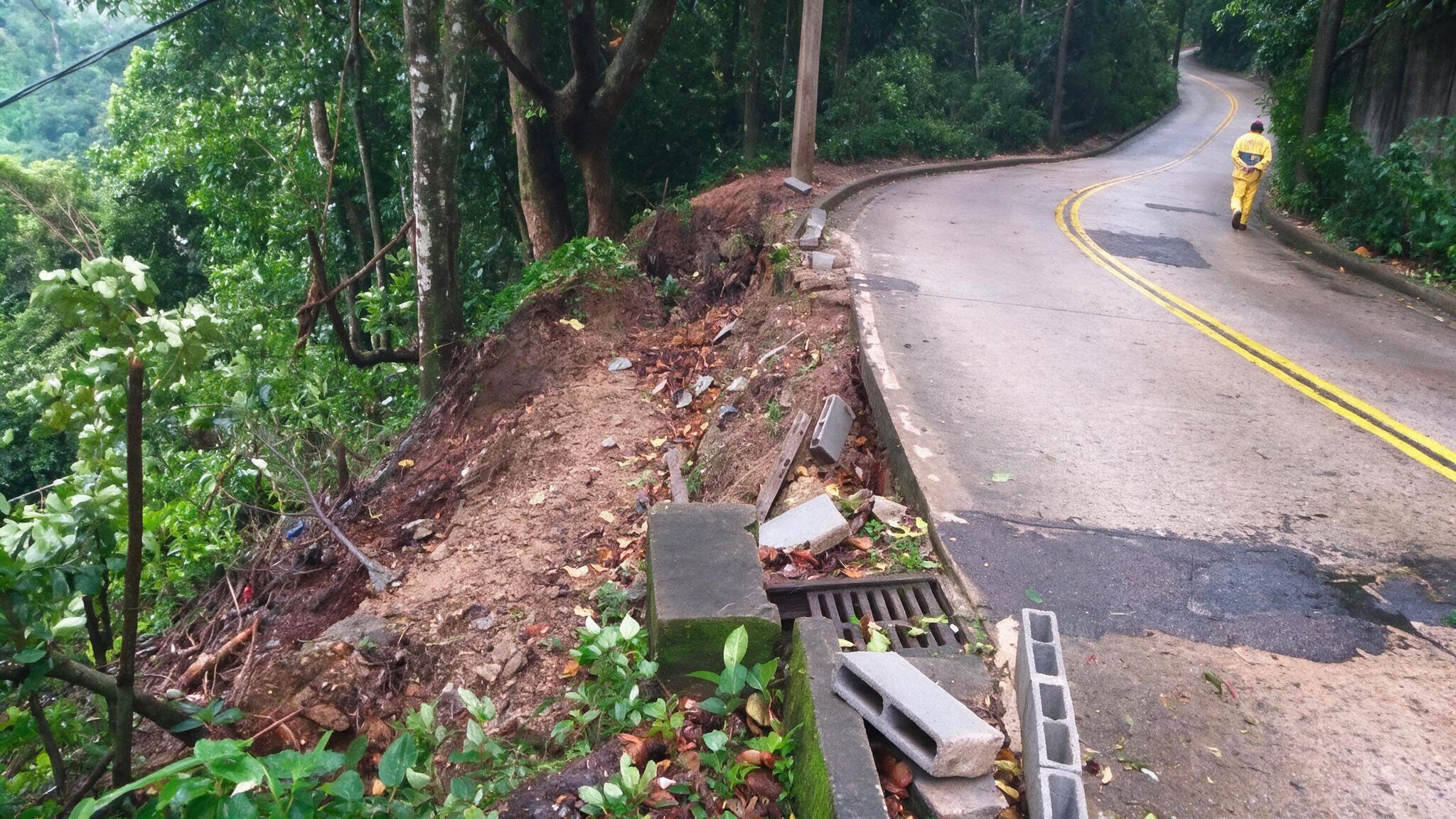 img-projeto-obras-emergenciais-de-contencao-de-encosta-em-varios-pontos-da-estrada-das-canoas-11-website-geomecanica-01a